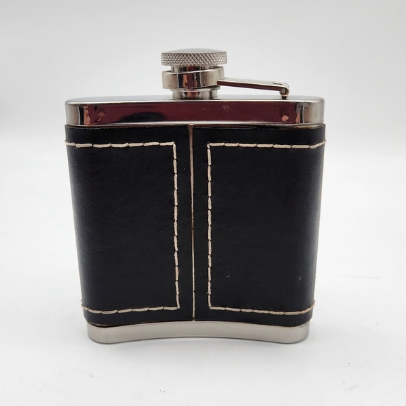 Jack Daniels Old No.7 Stainless Steel + Black Leather Wrapped Flask 5 oz 2009 - Picture 2 of 6